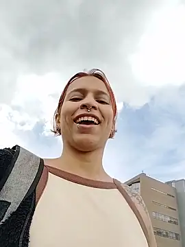 Mia 0-4 online show from 04-18-26, 04:31