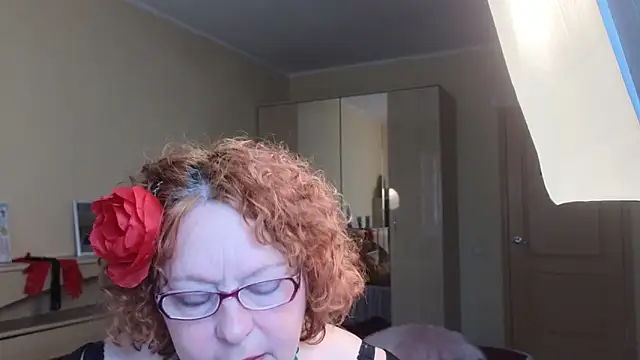 Snapshot of Fara_Flutte chatting on 05-14-26, 05:15 Fara Flutte online show from 05-14-26, 05:15