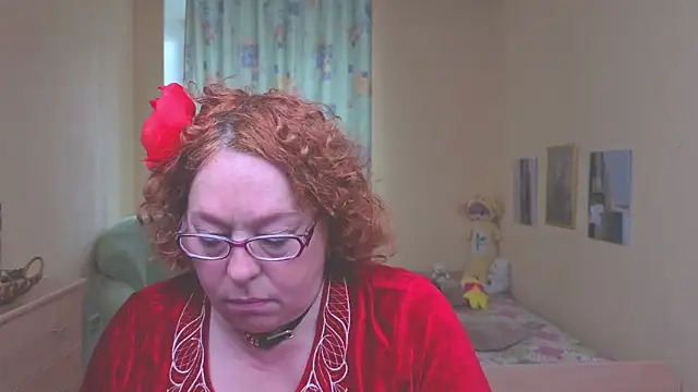 Snapshot of Fara_Flutte chatting on 05-12-26, 05:04 Fara Flutte online show from 05-12-26, 05:04