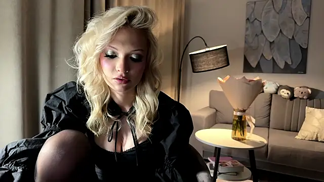 EvelineMolima online show from 05-07-26, 08:34
