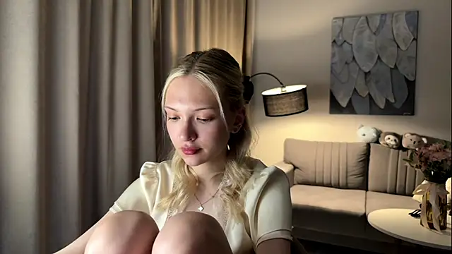 EvelineMolima online show from 05-15-26, 05:11