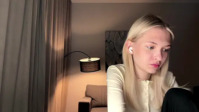 EvelineMolima online show from 05-01-26, 08:03