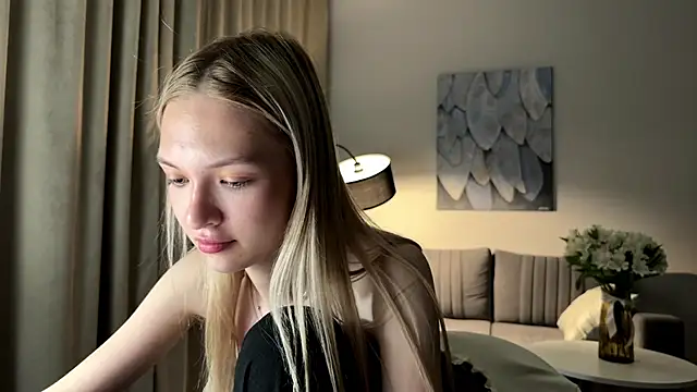 EvelineMolima online show from 04-16-26, 09:39