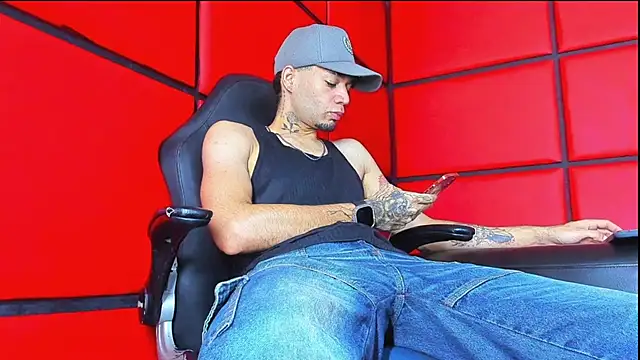 Daniel huge22 online show from 05-13-26, 01:51