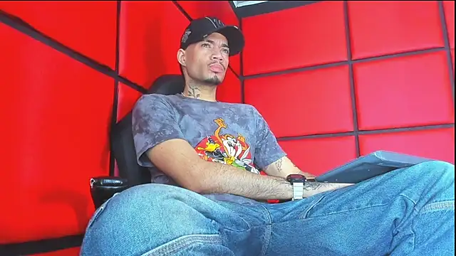 Daniel huge22 online show from 06-17-26, 03:00