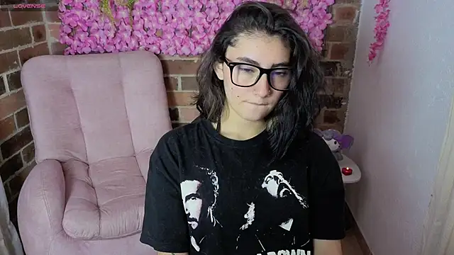 darknesscosplayer56 online show from 04-07-26, 07:59