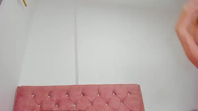valery adams 13 online show from 06-25-26, 10:42