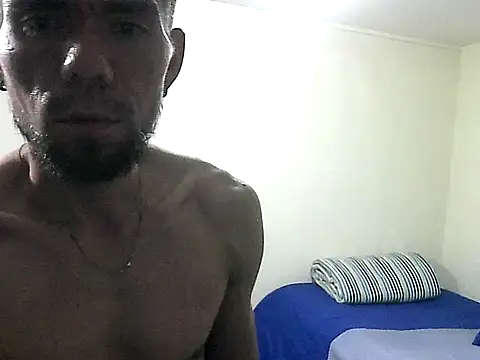 Snapshot of thomas2wood chatting on 06-06-26, 11:10 thomas2wood online show from 06-06-26, 11:10