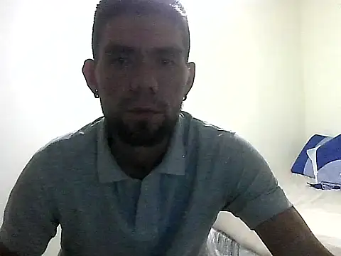 Snapshot of thomas2wood chatting on 06-04-26, 10:47 thomas2wood online show from 06-04-26, 10:47