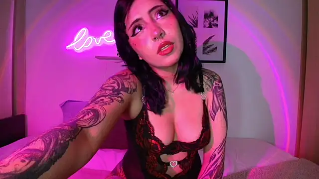 Snapshot of Its__Alice chatting on 04-14-26, 03:22 Its Alice online show from 04-14-26, 03:22