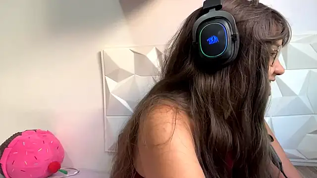 IsisValentine online show from 04-22-26, 05:09