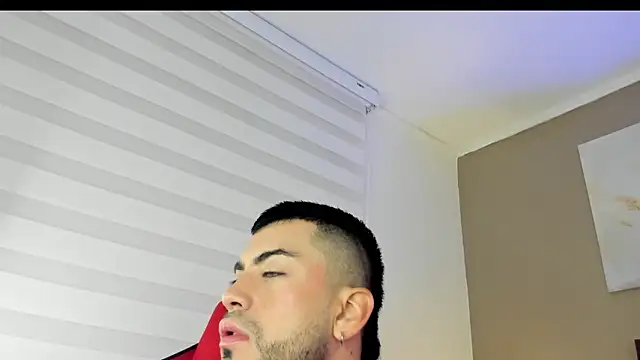 Alexander Diazz online show from 04-23-26, 01:35