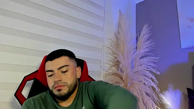 Alexander Diazz online show from 05-06-26, 01:48