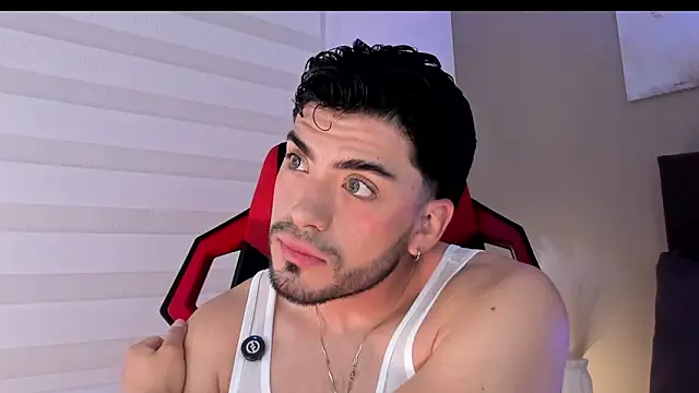Alexander Diazz online show from 04-15-26, 01:59