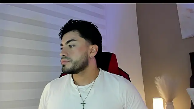 Alexander Diazz online show from 04-17-26, 01:36