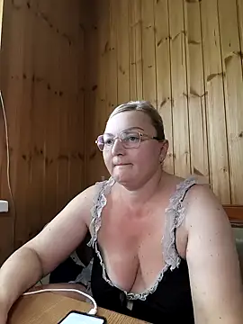 Snapshot of White-Chocolatte chatting on 05-07-26, 01:03 White-Chocolatte online show from 05-07-26, 01:03
