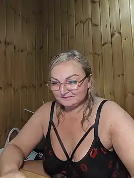Snapshot of White-Chocolatte chatting on 05-25-26, 04:28 White-Chocolatte online show from 05-25-26, 04:28