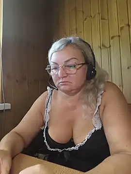 White-Chocolatte online show from 07-15-26, 06:53