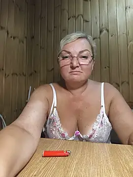 White-Chocolatte online show from 06-26-26, 06:58