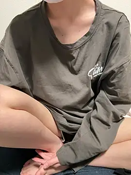 Snapshot of MOMO_ch_oo chatting on 04-14-26, 11:15 MOMO ch oo online show from 04-14-26, 11:15