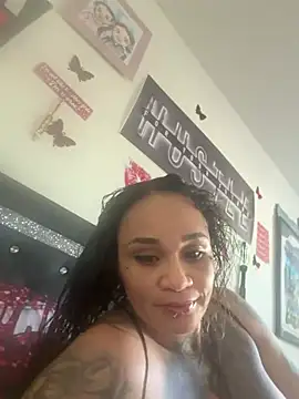 Snapshot of HbkOrLuvMe chatting on 04-08-26, 10:22 HbkOrLuvMe online show from 04-08-26, 10:22