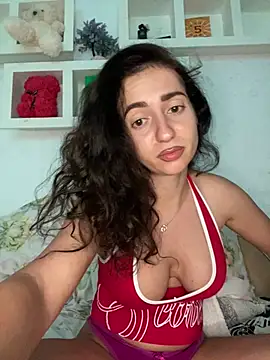 Snapshot of KarolDolly05 chatting on 06-30-26, 01:11 KarolDolly05 online show from 06-30-26, 01:11