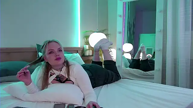 DashaNasha online show from 04-19-26, 05:14