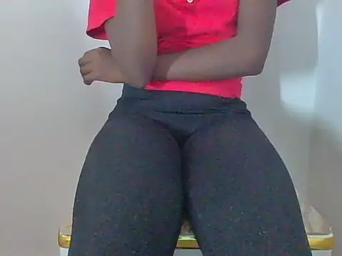 Momoe02 online show from 04-12-26, 10:40