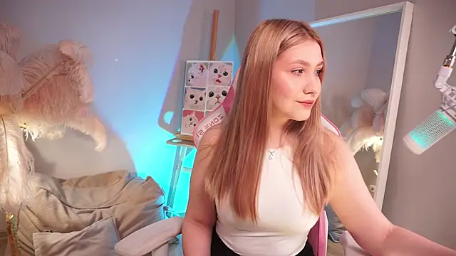 Emilicious online show from 04-16-26, 05:30