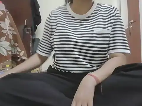 honey bunnix online show from 05-05-26, 03:15