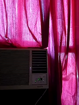 Snapshot of cute_dimple0 chatting on 05-13-26, 07:37 cute dimple0 online show from 05-13-26, 07:37