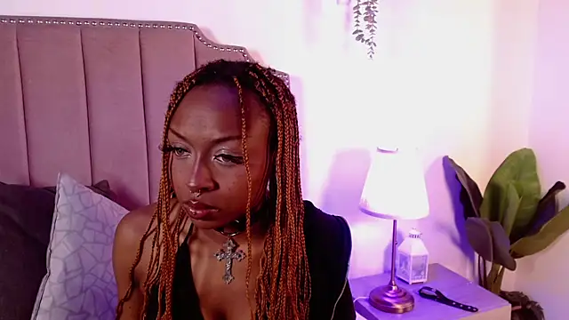 Snapshot of Midnigth_bluee chatting on 04-10-26, 03:35 Midnigth bluee online show from 04-10-26, 03:35