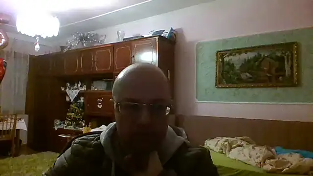 Snapshot of Luceriusbigass chatting on 02-14-25, 03:58 Luceriusbigass online show from 02-14-25, 03:58