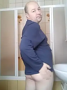 Snapshot of Luceriusbigass chatting on 03-02-25, 09:10 Luceriusbigass online show from 03-02-25, 09:10