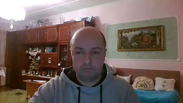 Snapshot of Luceriusbigass chatting on 02-09-25, 04:50 Luceriusbigass online show from 02-09-25, 04:50