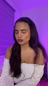 Snapshot of holaRosa chatting on 05-25-26, 10:41 holaRosa online show from 05-25-26, 10:41