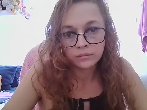 Snapshot of Lannah__ chatting on 04-09-26, 02:45 Lannah online show from 04-09-26, 02:45