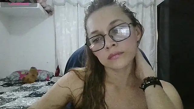 Lannah   online show from 05-05-26, 01:52