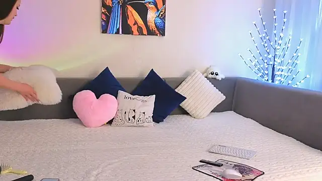 EmilyHottt online show from 05-05-26, 10:51