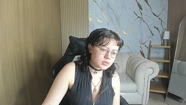 Snapshot of Amara_tf chatting on 04-14-26, 03:22 Amara tf online show from 04-14-26, 03:22