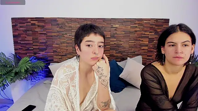 Snapshot of Atheena__ chatting on 06-16-26, 01:00 Atheena online show from 06-16-26, 01:00