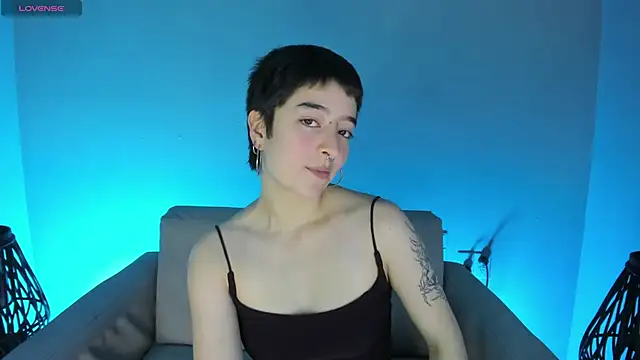 Snapshot of Atheena__ chatting on 06-15-26, 01:55 Atheena online show from 06-15-26, 01:55