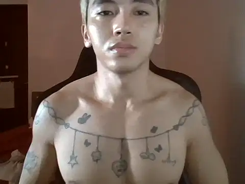 Snapshot of CheoXiao chatting on 04-08-26, 06:48 CheoXiao online show from 04-08-26, 06:48