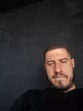 Snapshot of polaco1499 chatting on 04-14-26, 04:34 polaco1499 online show from 04-14-26, 04:34