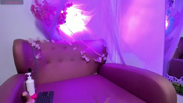 Snapshot of Nairoby_23 chatting on 04-14-26, 11:37 Nairoby 23 online show from 04-14-26, 11:37