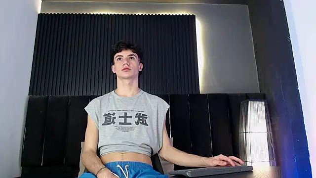 Logan Steel online show from 06-18-26, 04:12