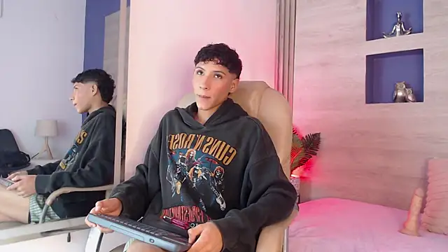 Velvet An online show from 04-28-26, 04:06