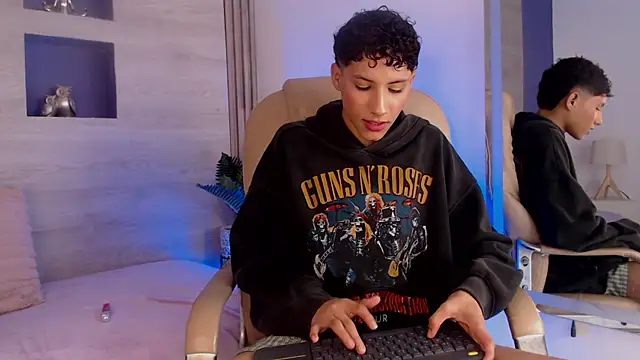Velvet An online show from 05-01-26, 03:22