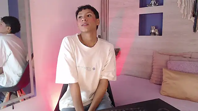 Velvet An online show from 05-16-26, 02:10