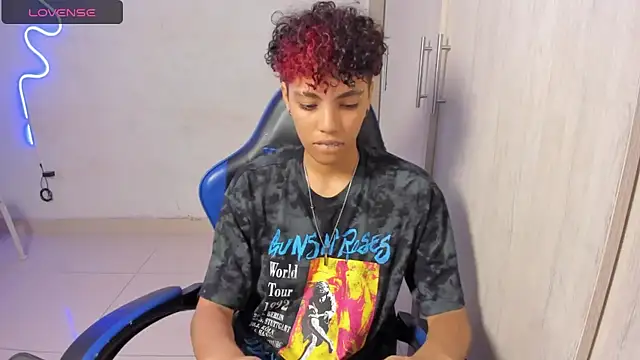 axel luxxx online show from 04-15-26, 02:21